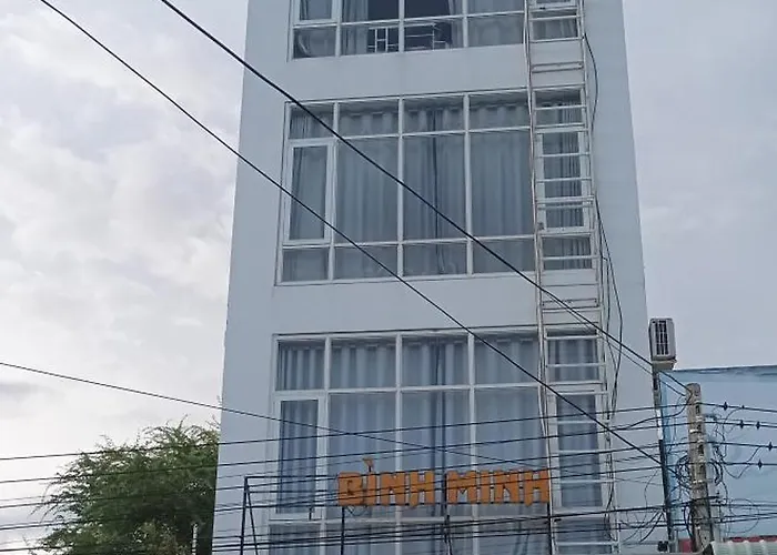Khách sạn Bình Minh *